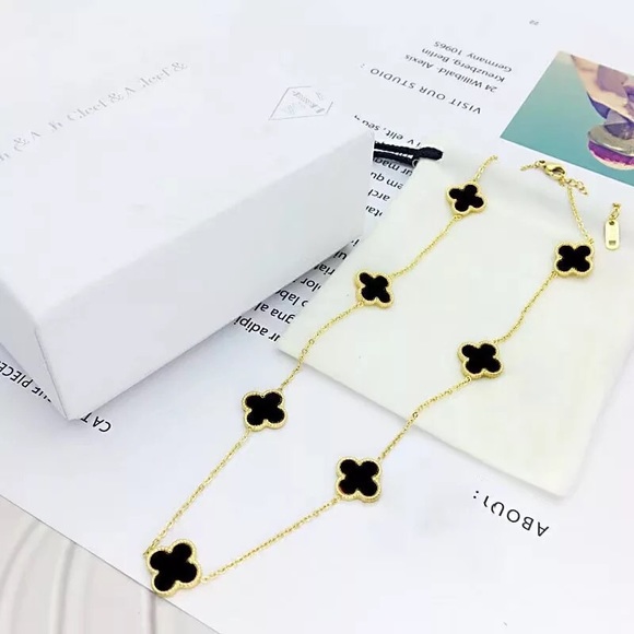 COPY - 18k gold four-leaf clover necklace, female airy acrylic gold plated neck… - Picture 6 of 13